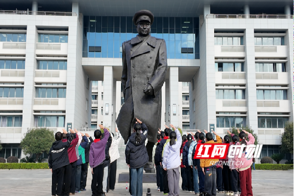 红色铸魂 数智启智 正业玖坤在行动